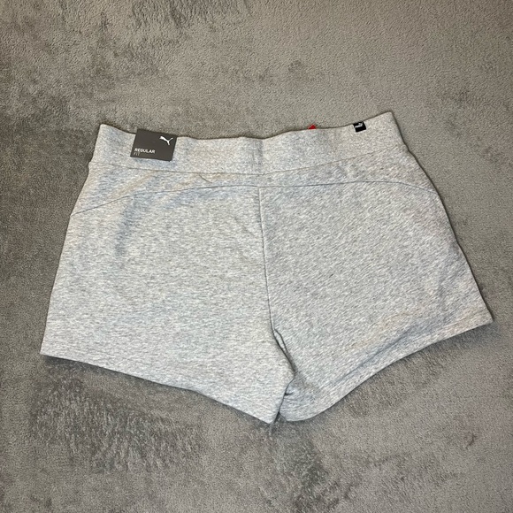 Women’s Puma shorts size XL - Picture 2 of 9